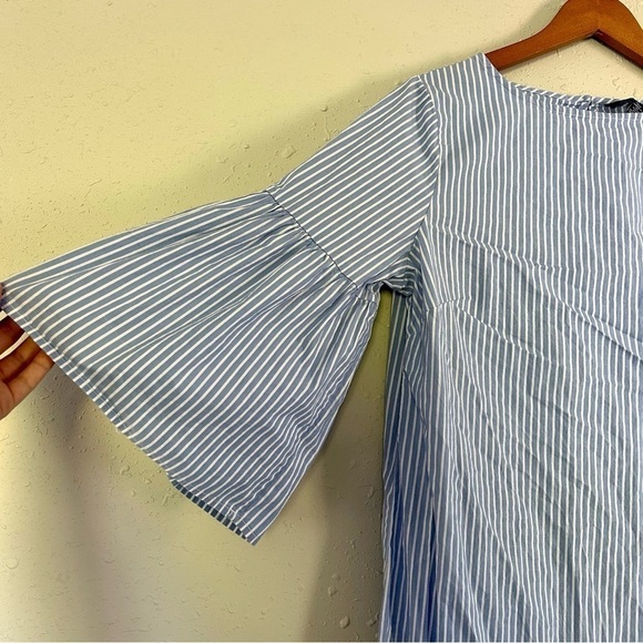🦋 Chaps Blue White Pin Striped 3/4 Bell Sleeve Mini Dress Medium - Picture 2 of 7